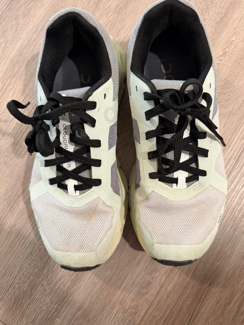 ON Sneakers Size 8